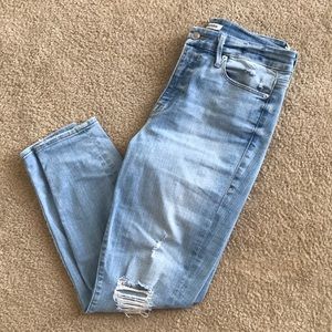 Light washed distressed Good American Jeans
